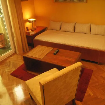 Homey And Calm Yet 아파트 *